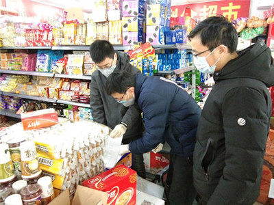 陽信縣市場(chǎng)監(jiān)督管理局開展疫情防控期間食品安全專項(xiàng)監(jiān)督抽檢及藥品零售監(jiān)管工作